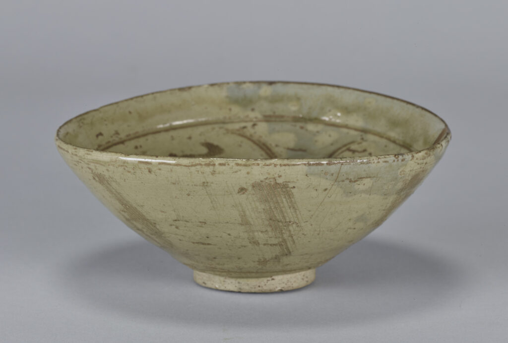 Celadon tea bowl (Southern Song dynasty), Tokyo National Museum