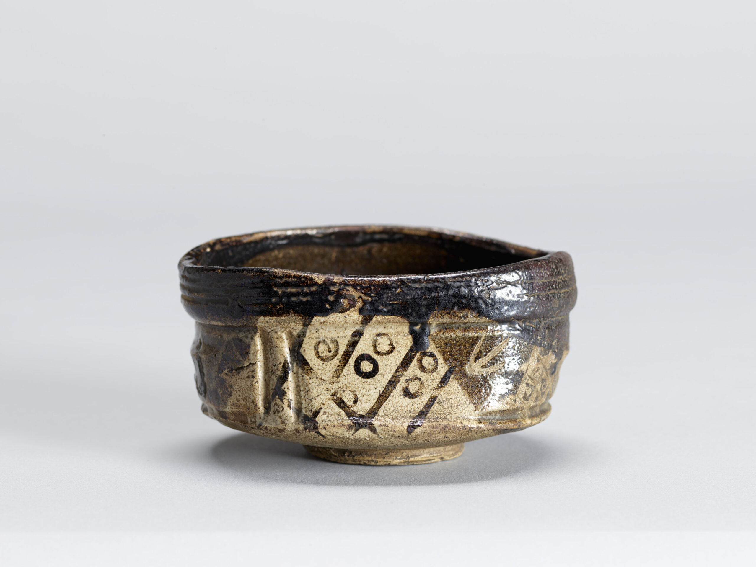 Black Oribe tea bowl, 17th century, Kyoto National Museum